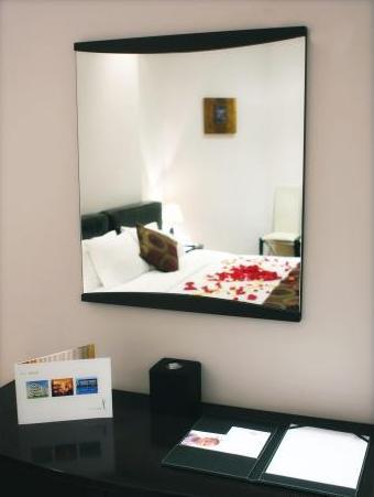 Ewa Hotel Apartments Манама Номер фото